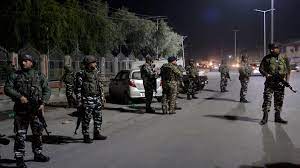 Encounter In Srinagar : सुरक्षाबलों और आतंकवादियों के बीच मुठभेड़ में तीन आतंकी ढेर